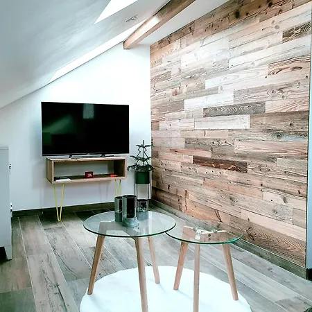 La Maison Blanche 74 Apartment *